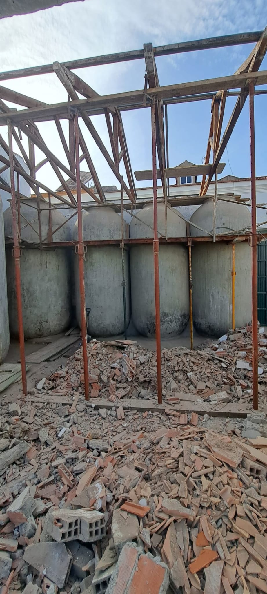 La antigua bodega durante su rehabilitación