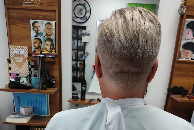 Corte degradado rubio hecho en Macabich